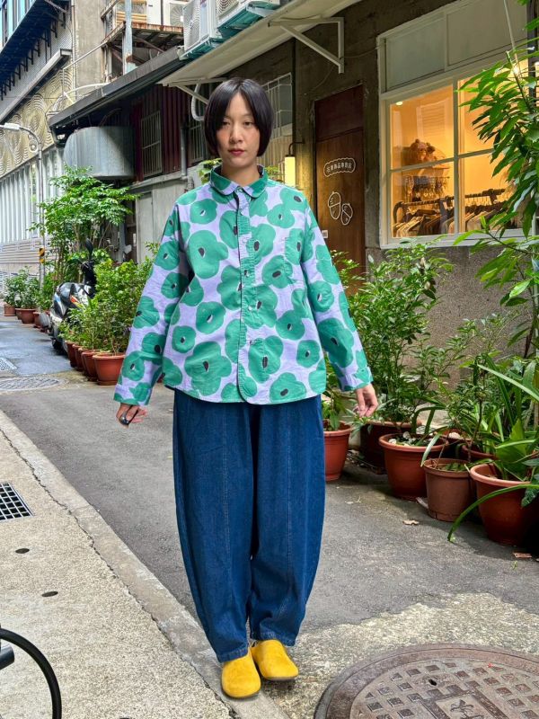 包布釦滿版花襯衫 