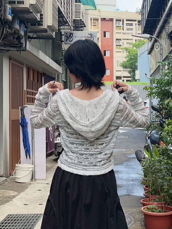 唯美蕾絲連帽雙拉鏈長袖外套 