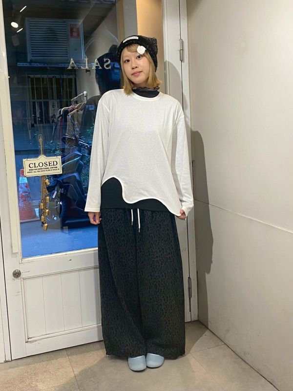 滿版豹紋寬鬆垂墜長褲 