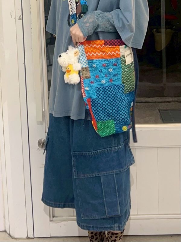 小狗吊飾五彩圖騰鞋背包 
