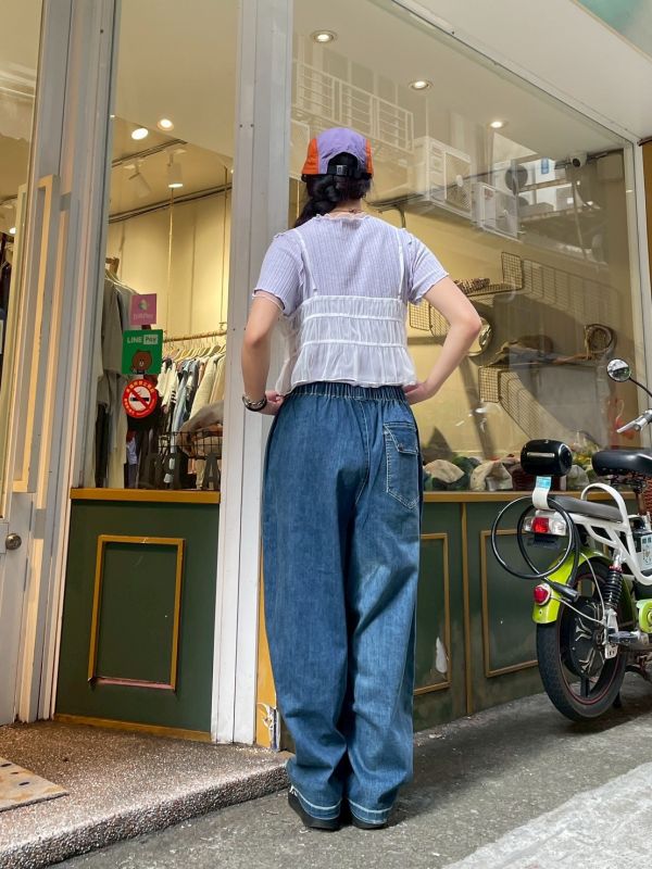 造型後口袋鬆緊腰繭型牛仔褲 