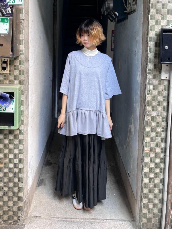 假兩件背心拼接紗落肩短袖上衣 