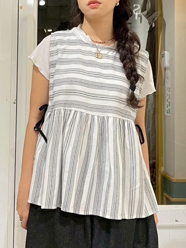 圖騰側綁帶抓皺背心罩衫 