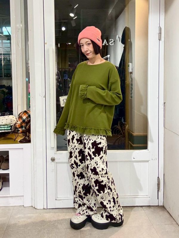 伸縮腰抽繩細燈芯絨滿版圖直筒寬褲 