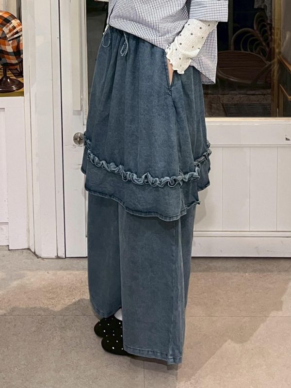 花邊裙簾拼接水洗牛仔寬褲 