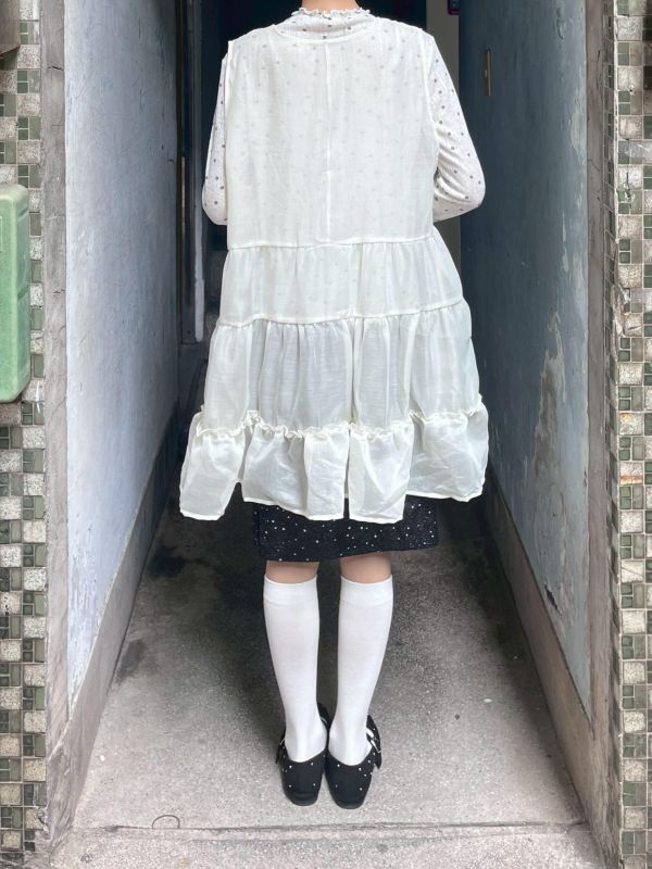 蛋糕花邊光澤紗紗背心 