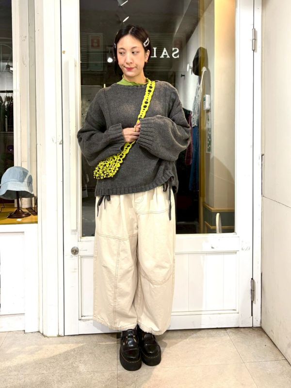 抽繩綁帶落肩寬袖針織上衣 