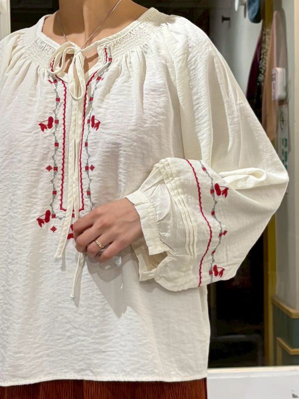 波希米亞刺繡綁帶長袖上衣 