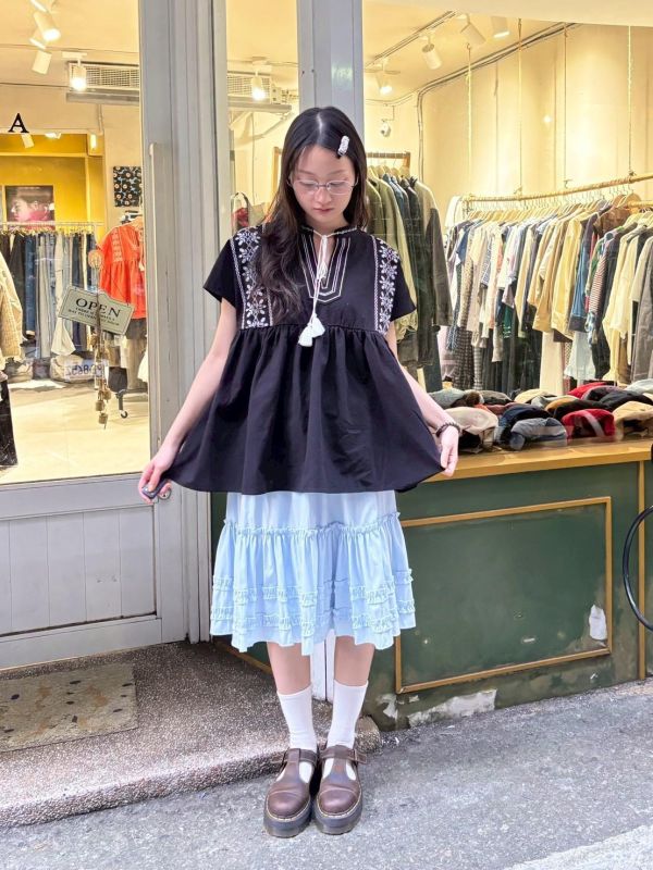 圖騰刺繡流蘇綁帶上衣 