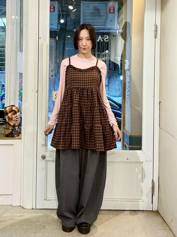 細格紋木耳滾邊領蛋糕吊帶背心 