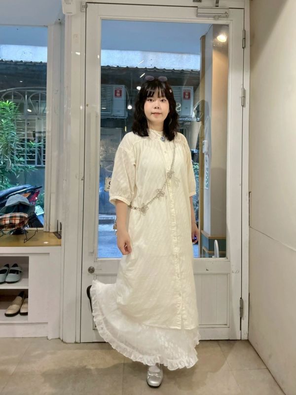 排扣米色波浪紋刺繡長洋 