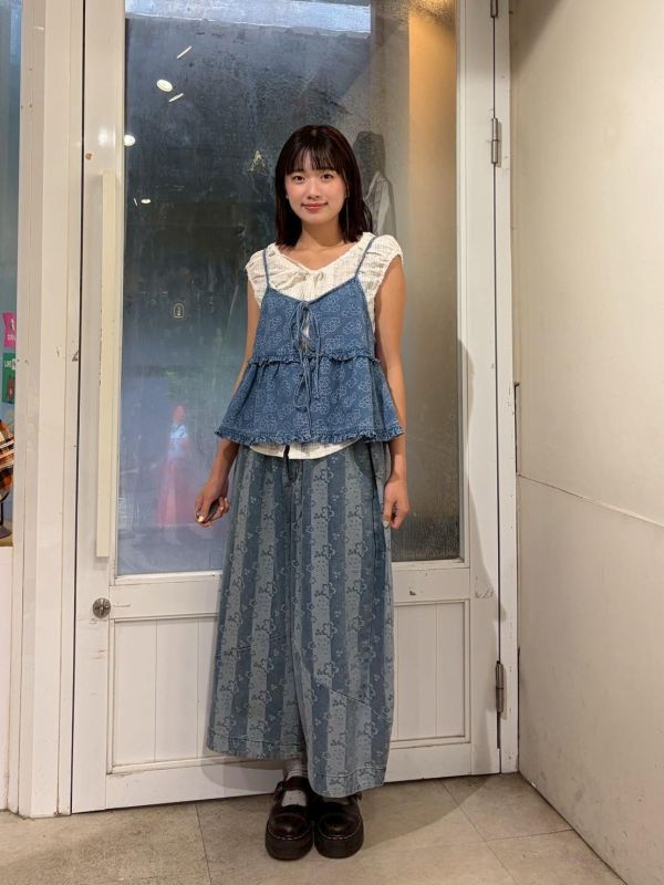 滿版三朵小花木耳滾邊綁帶牛仔背心 