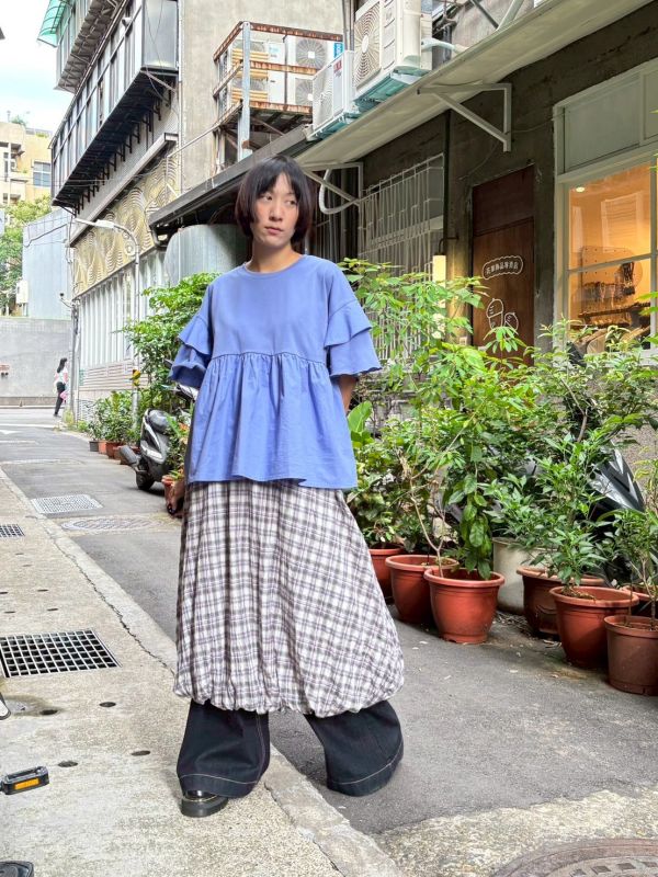 層次袖下擺抓皺拼接娃娃上衣 