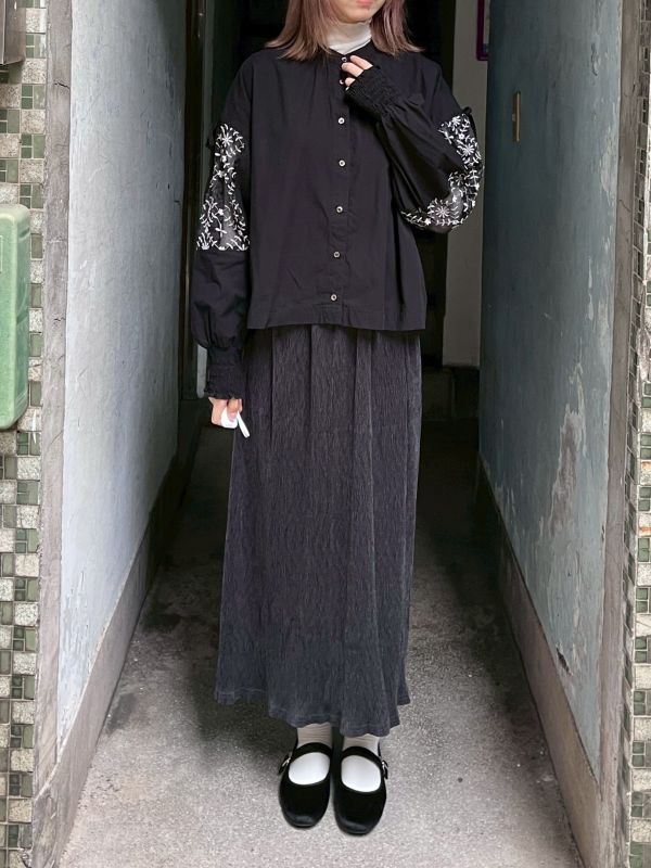 透紗刺繡綁帶縮袖襯衫 