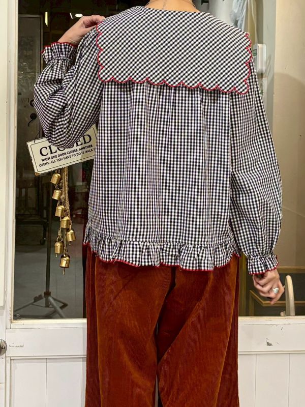 紅鈕釦大方型翻領紅滾邊刺繡格子襯衫格子襯衫 