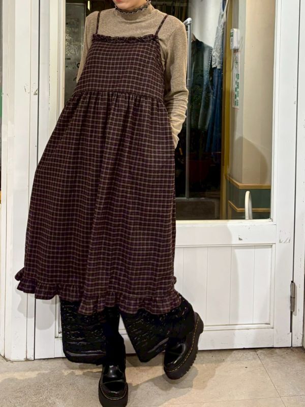 木耳滾邊格紋吊帶洋裝 