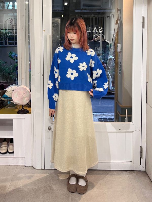 短版立體花花針織長袖毛衣 