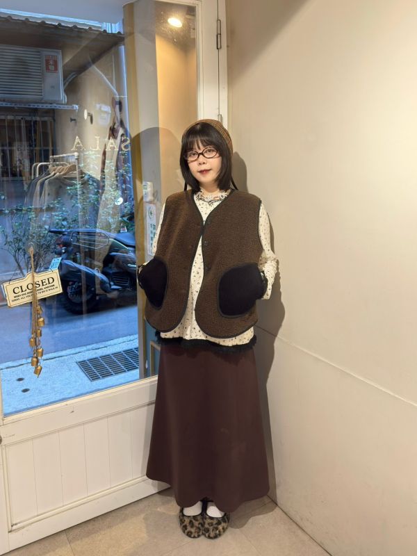 QQ毛排扣燈芯絨拼接口袋背心 