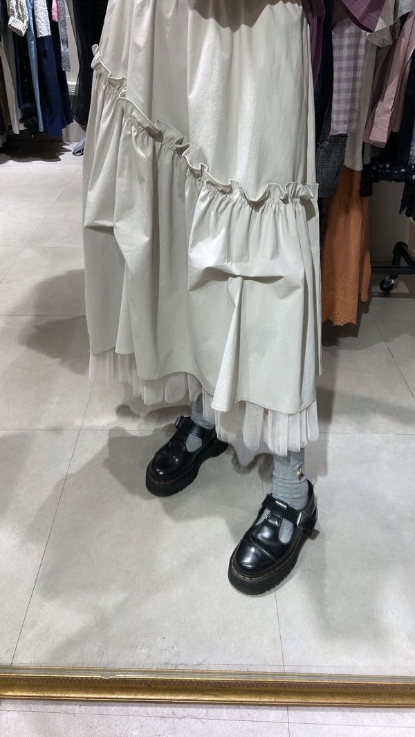 不規則抓皺內層紗裙 