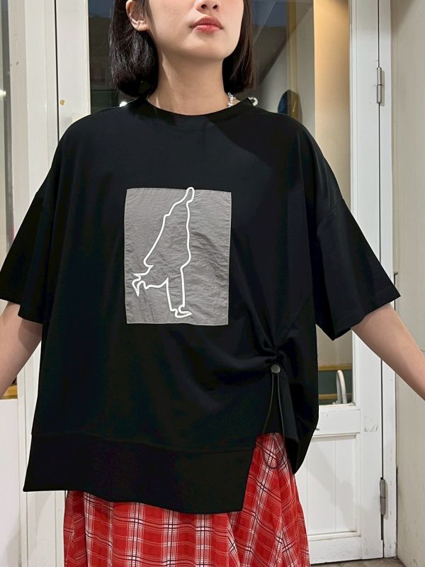 異材質拼接走路的人立體刺繡不規則下擺抽繩上衣 
