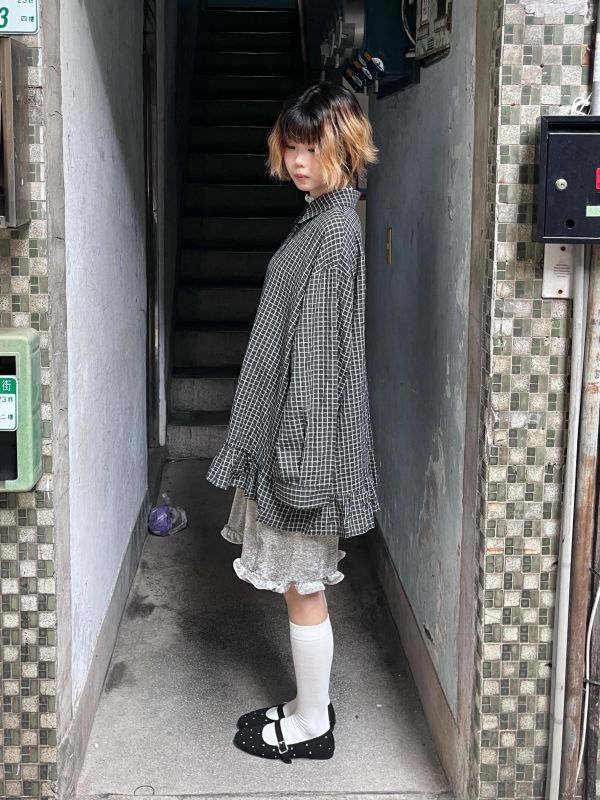 格紋泡泡布下擺花邊長袖襯衫 