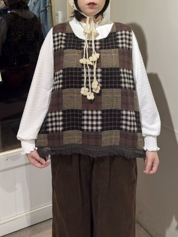 格紋拼接下擺刺繡抽鬚背心 