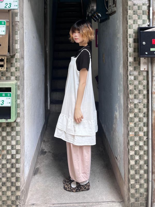 棉麻花邊打摺吊帶背心裙 