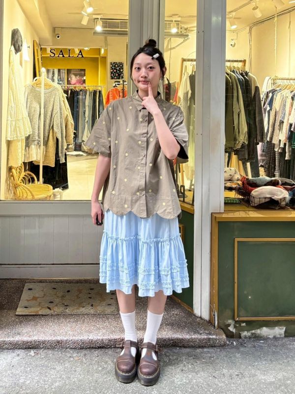 黃色波點花瓣下擺襯衫 