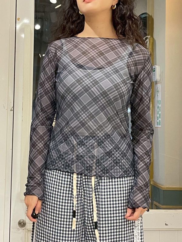 菱格紋造型木耳滾邊透膚長袖上衣 