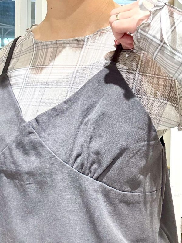 下擺透膚紗拼接吊帶背心 