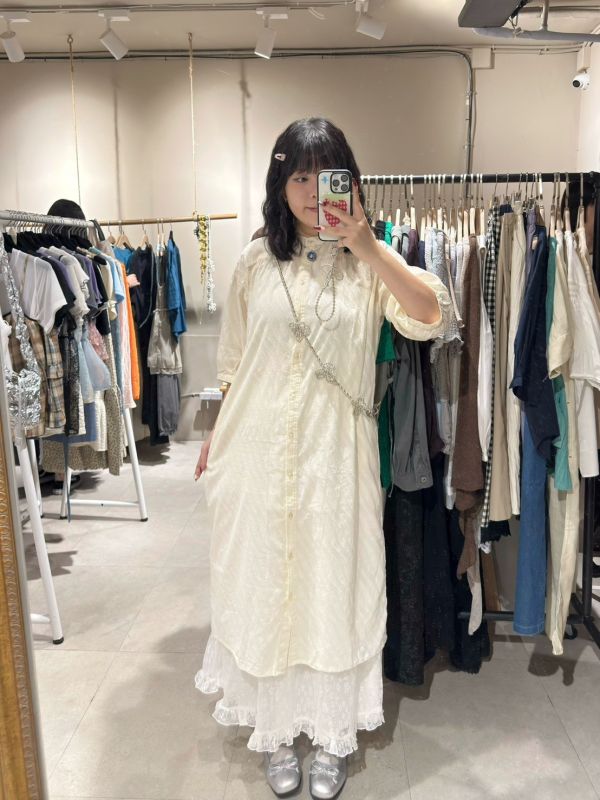 排扣米色波浪紋刺繡長洋 