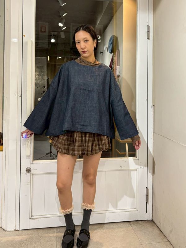 雙面穿滿版花寬版布標牛仔上衣 