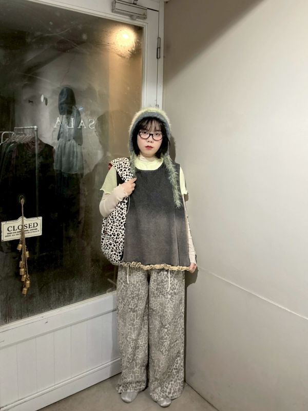 淺色豹紋抽繩長褲 