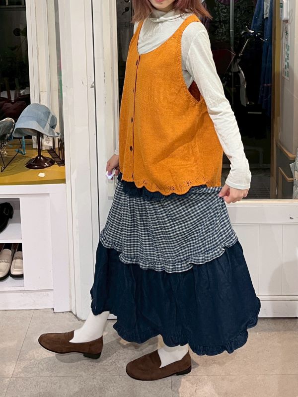 針織排扣花邊背心 