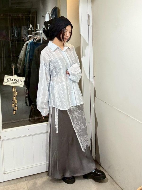微透膚細閃滿版刺繡襯衫 