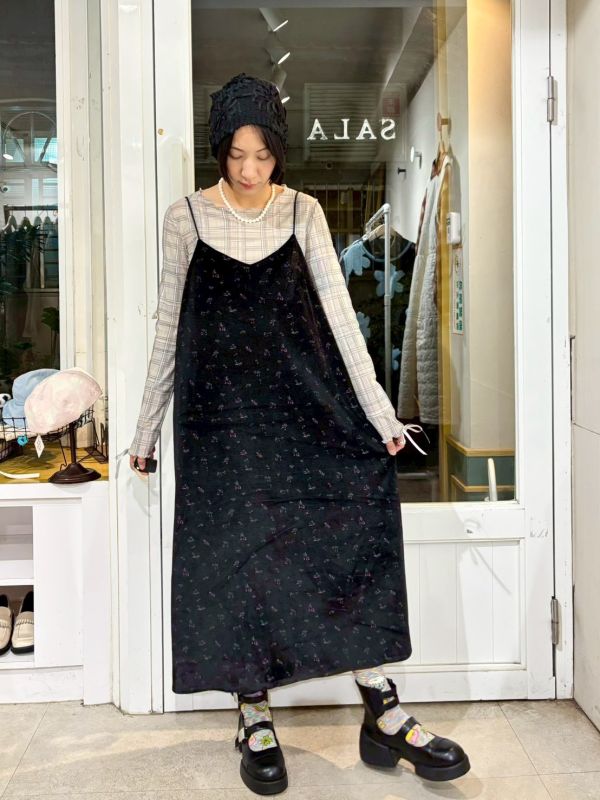 天鵝絨吊帶洋裝 