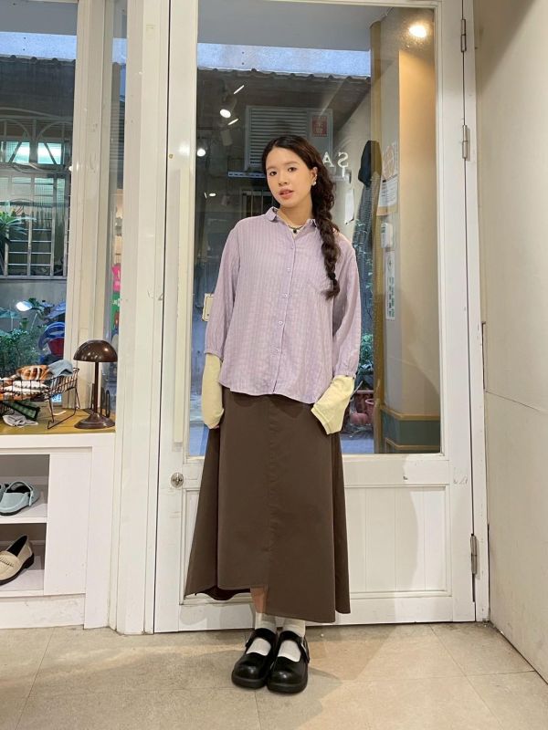 薰衣草方格皺皺布圓弧下擺七分袖前短後長翻領襯衫 