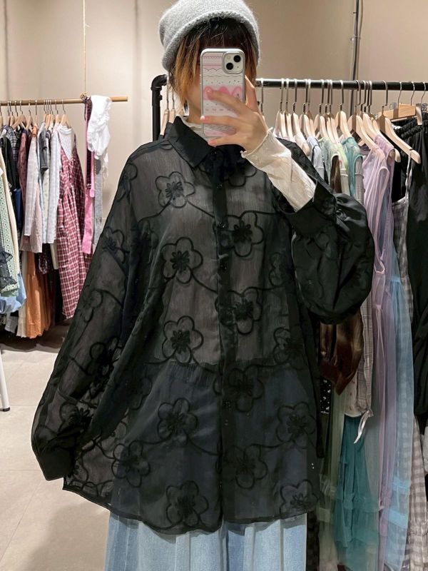 黑色滿版花花刺繡襯衫上衣 