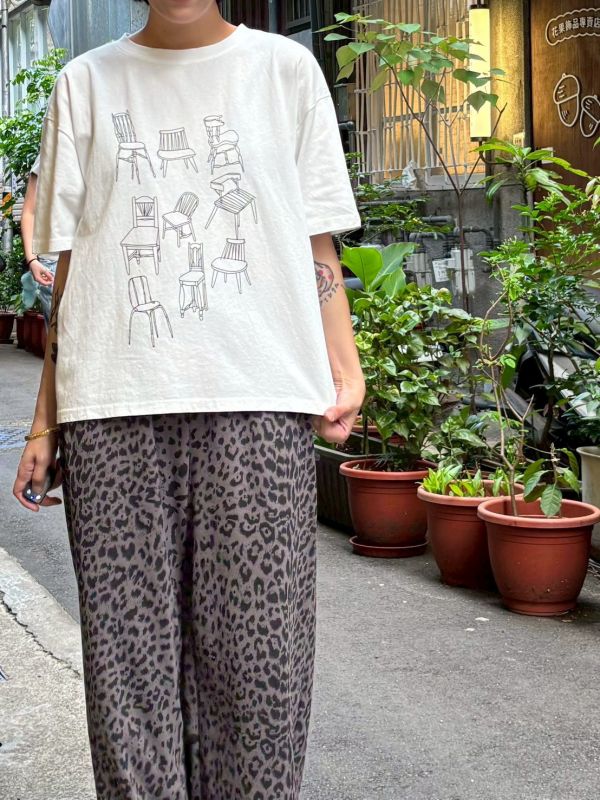 請坐椅子tee 