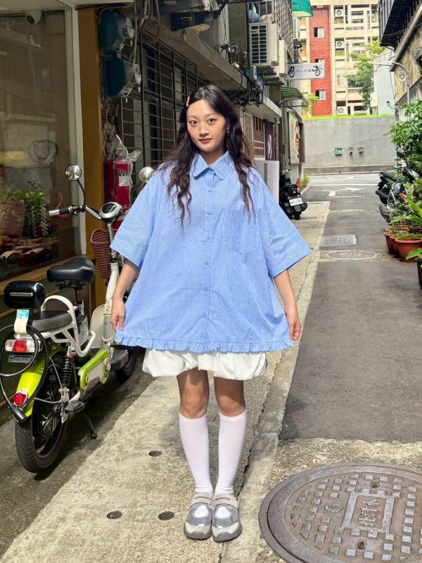 細直條奶油擠花下擺襯衫 