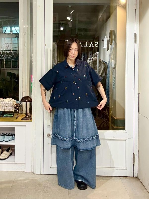 小花刺繡短版襯衫 
