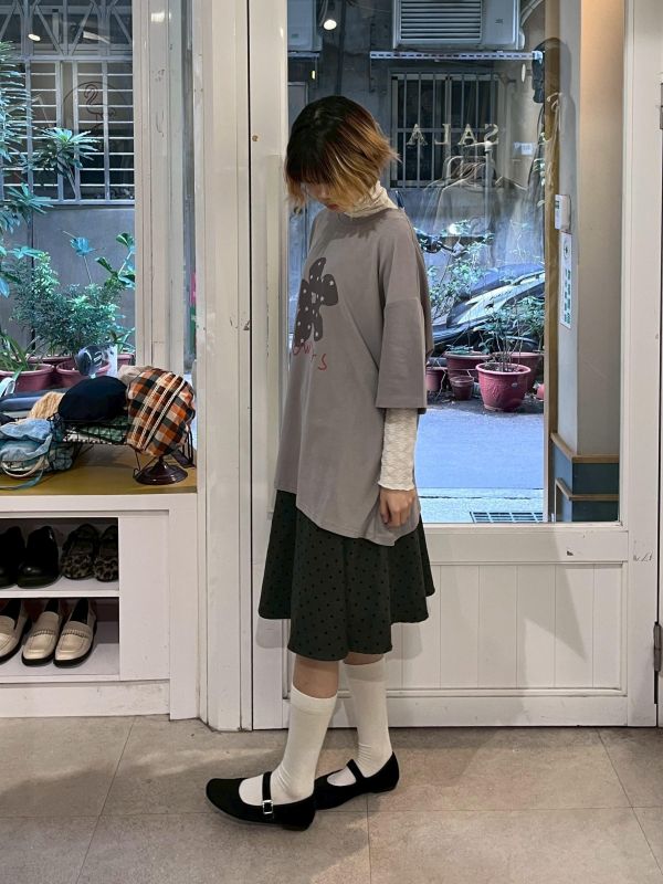 花朵字母印花落肩短袖Tee 