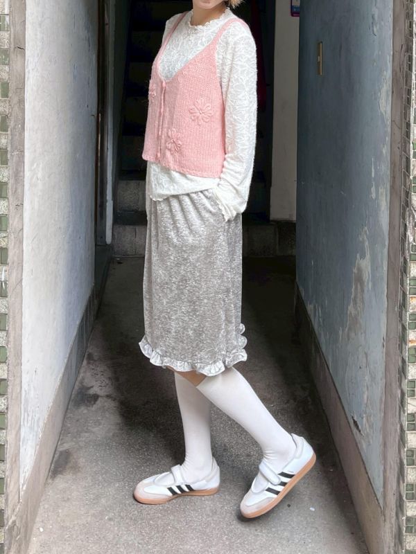 粗針織花花排扣吊帶背心 