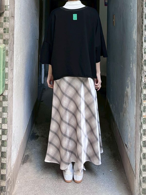 復古樹木彩繪印花不收邊短版上衣 