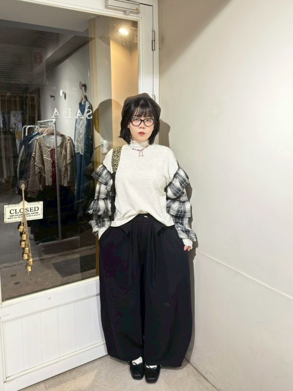 大褲管抽繩鬆緊腰綁帶設計長褲 