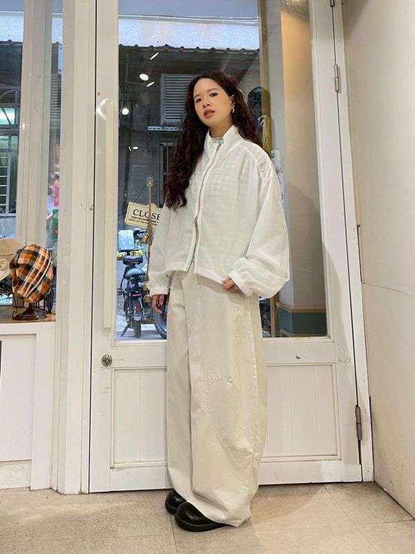 透膚網紗微高領造型抓皺調節可抽繩雙拉鏈落肩外套 