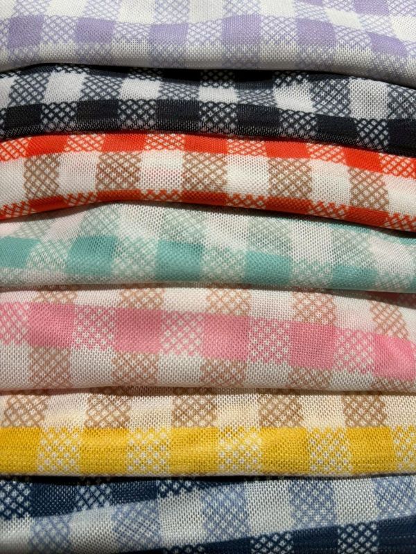 格子微高領微透膚內搭上衣 