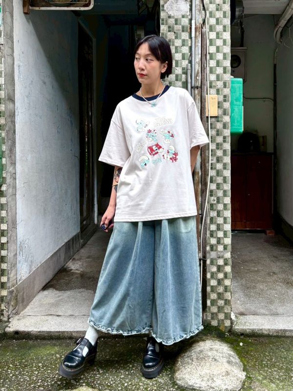 藍色小精靈領口滾邊tee 