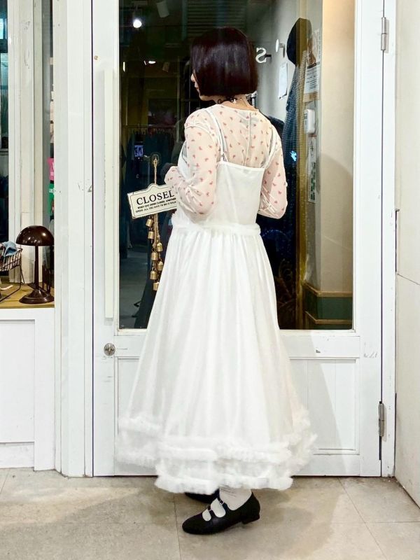 白色光澤感吊帶背心紗裙洋裝 