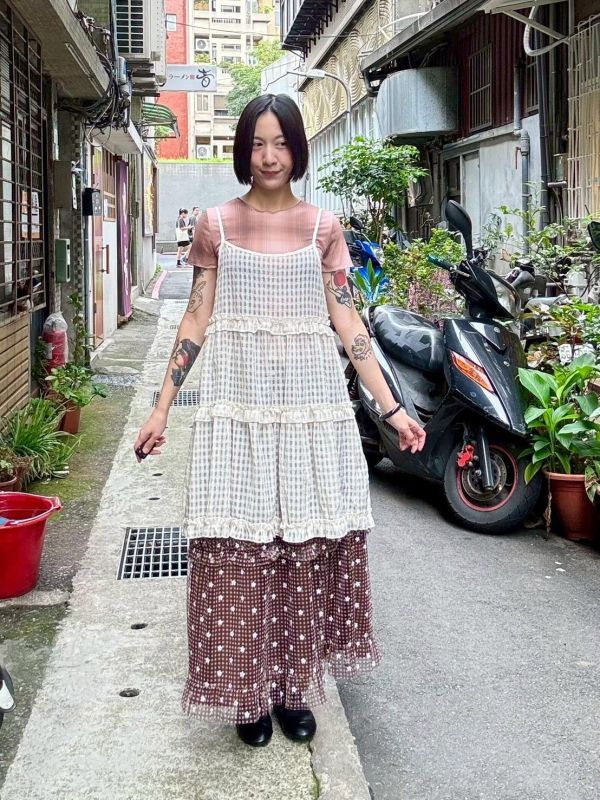 微透立體格紋吊帶背心 
